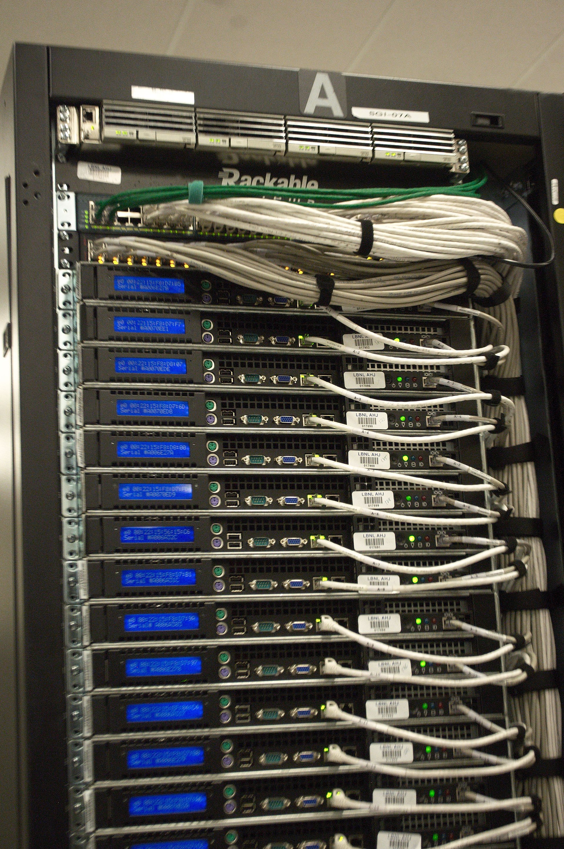 Server rack cabling in a data center